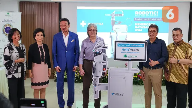Konferensi pers VELYS Robotic-Assisted Solution for Knee Replacement di Rumah Sakit Medistra Jakarta, Selasa (9/7/2024).