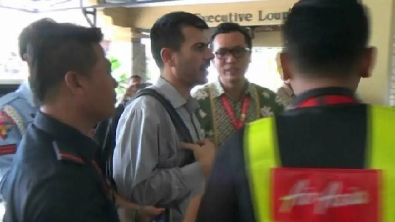WN Bolivia Bikin Ulah di Atas Pesawat AirAsia