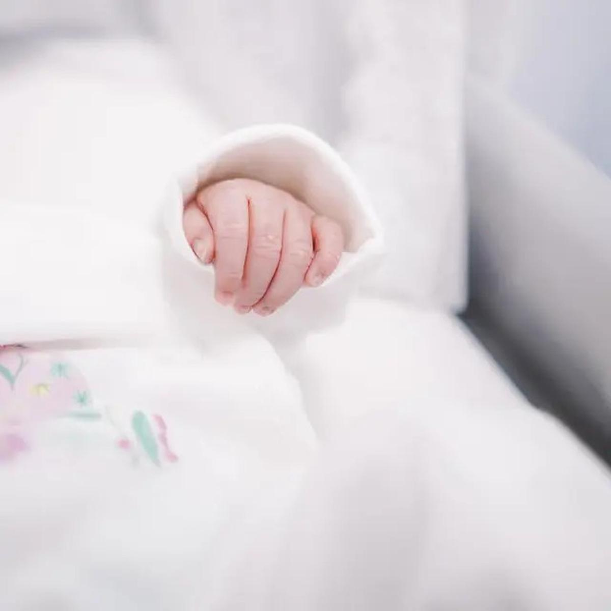 7 Potret Velove Vexia Umumkan Melahirkan Anak Pertama, Unggah Foto Tangan Bayi