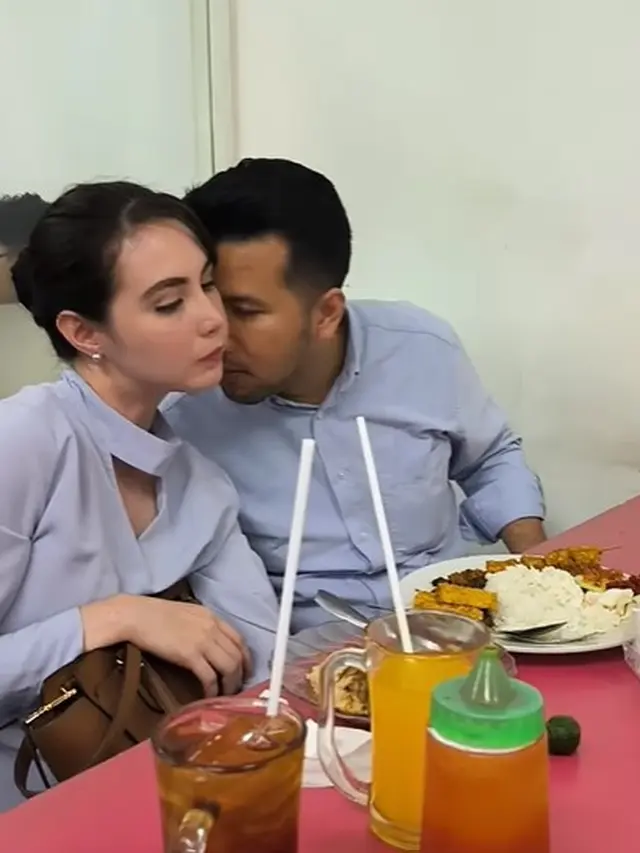 Arumi Bachsin dan Emil Dardak (Instagram/arumibachsin_94)