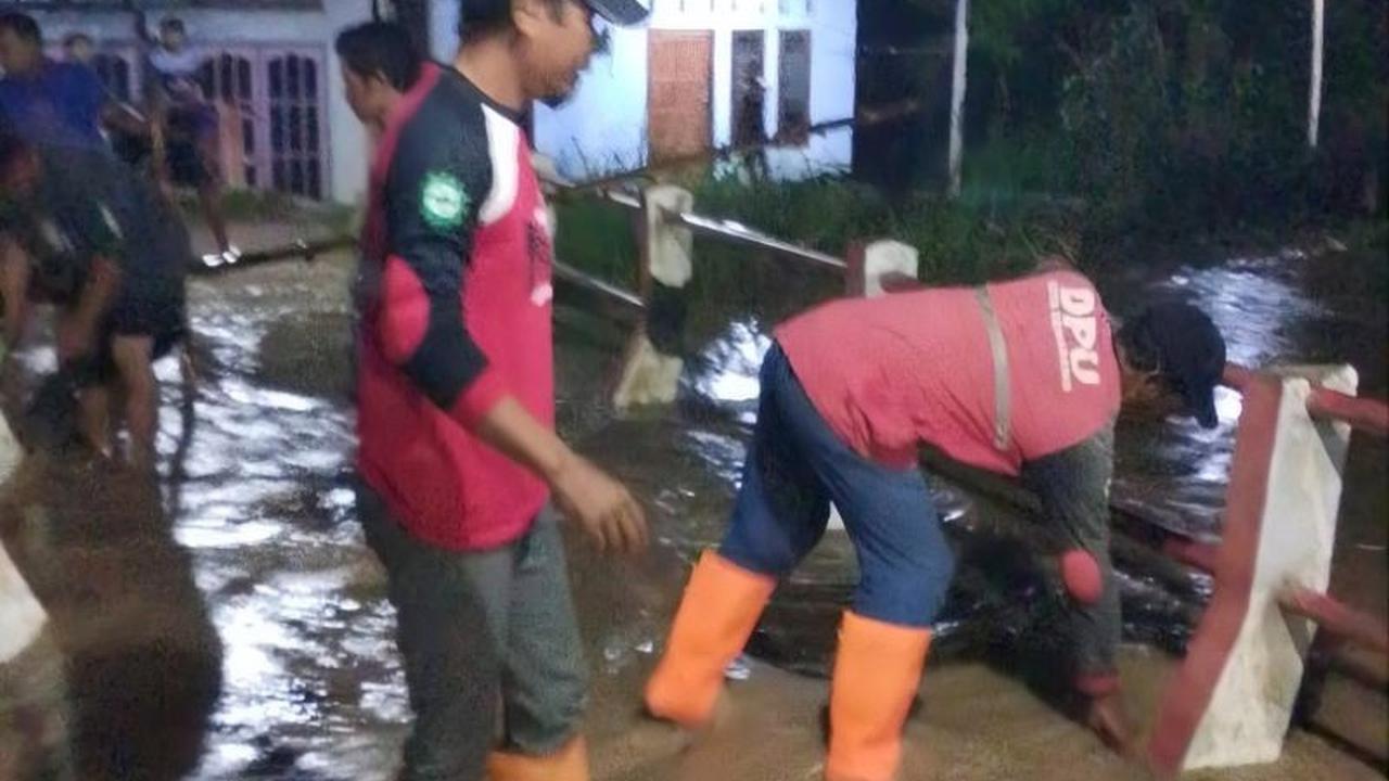 Gerak Cepat Pemkot Semarang Tangani Pascabanjir Ngaliyan-Tugu, Fokus Pembersihan dan Pencarian Korban