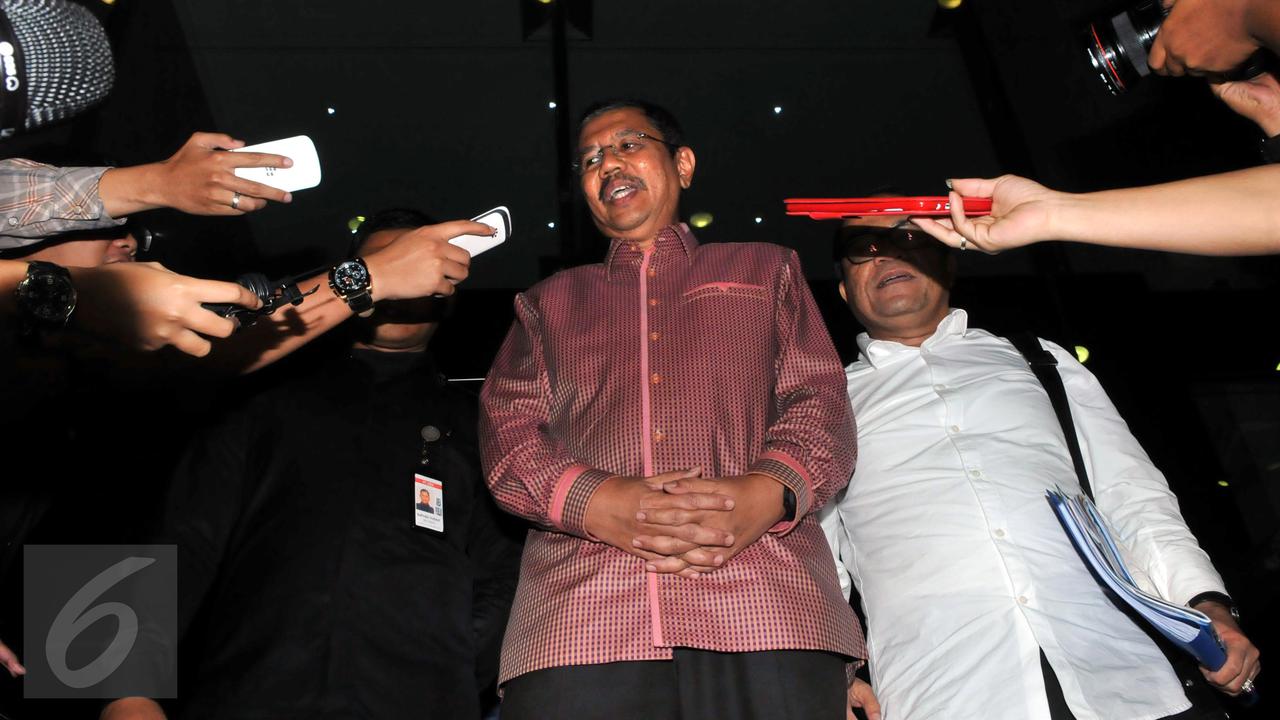 20151012-KPK Periksa Wagub Sumut Tengku Erry-Jakarta