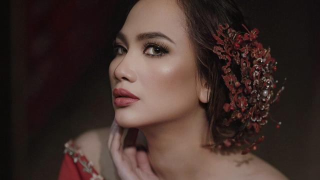Lady Vien menjadi salah satu model video klip dalam lagu kolaborasi berjudul Untuk Cinta.