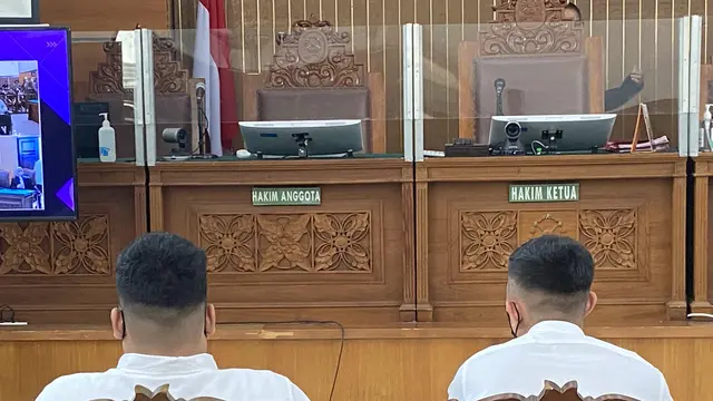 Terdakwa Mario Dandy Satriyo dan Shane Lukas dalam sidang kasus dugaan penganiayaan berat terhadap David Ozora.