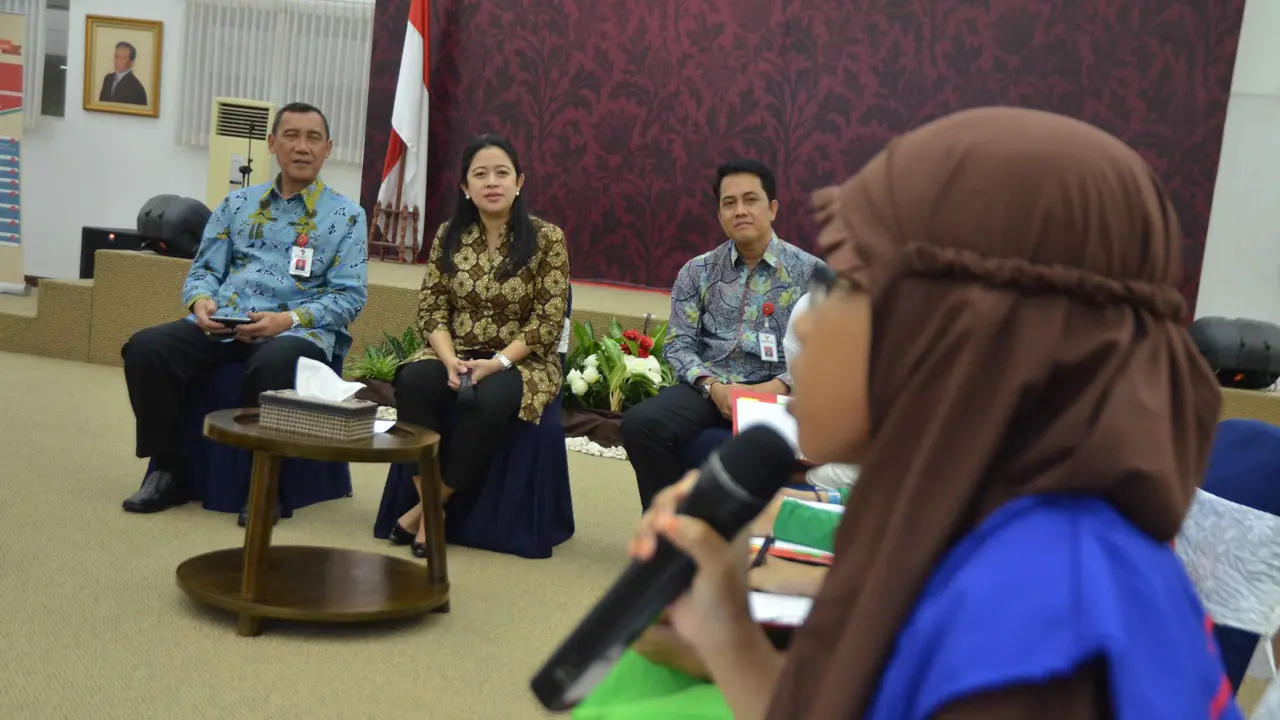 Menko Puan Semangati Murid-murid SD