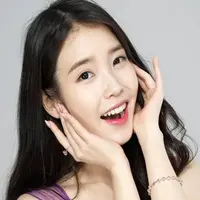 Salah satu aktris multitalenta yang berasal dari Negeri Gingseng, Korea Selatan, IU tengah menjadi perbincangan hangat dikalangan netizen dan haters. (Allkpop/Bintang.com)
