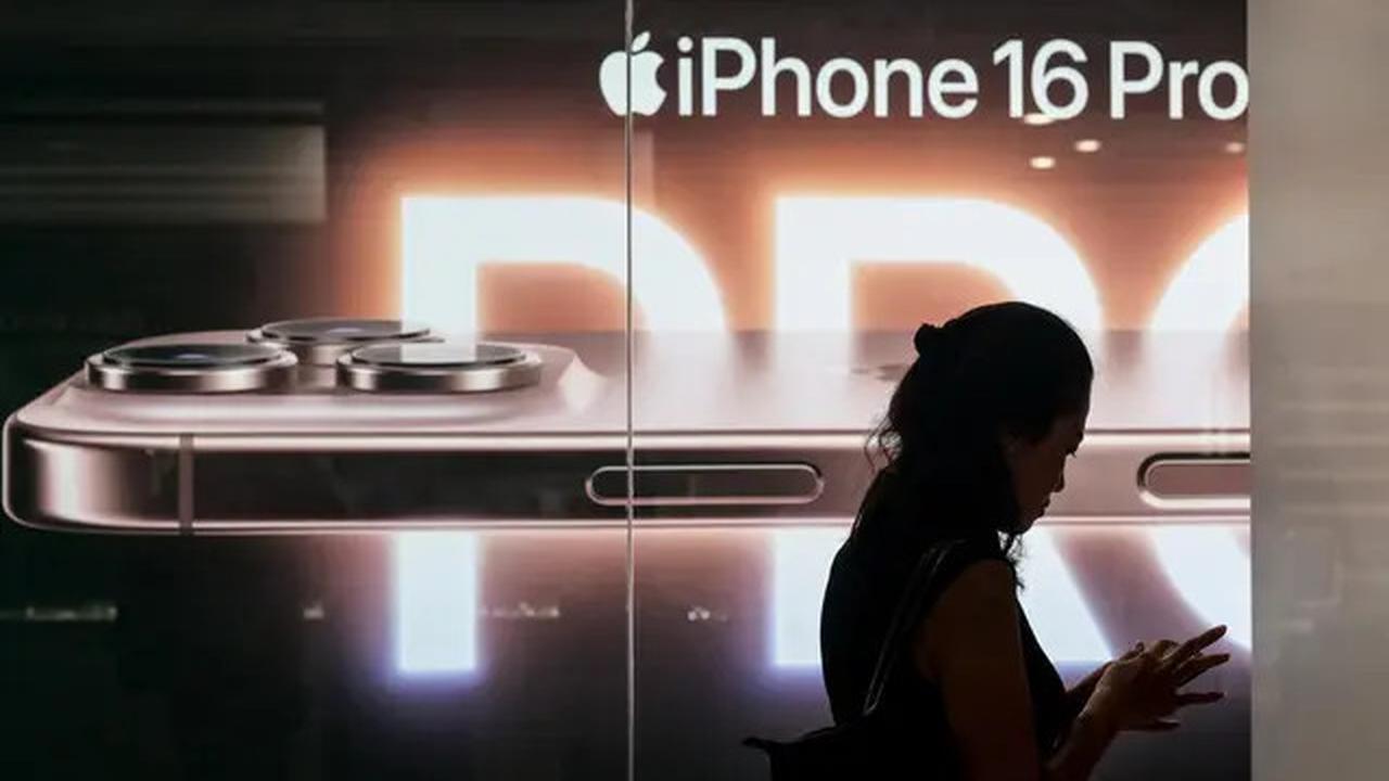 Antusiasme Pencinta Apple Sambut Peluncuran Sekaligus Penjualan iPhone 16 Series di Indonesia
