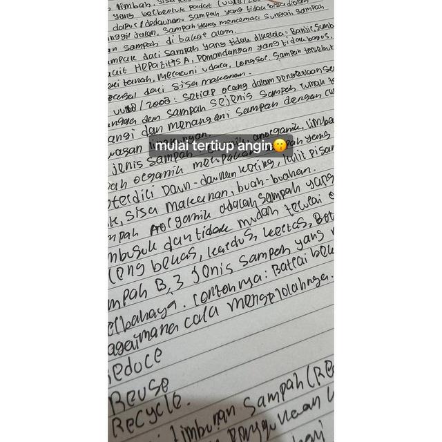 Guru Ini Bagikan Macam-macam Tulisan Tangan Muridnya, 6 Potretnya Unik Banget