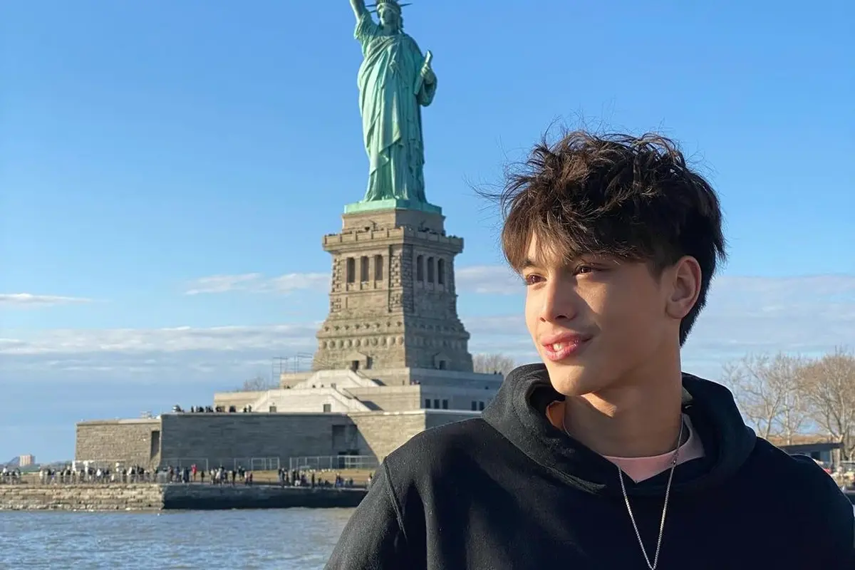 Potret Eddy Meijer Anak Maudy Koesnaedi yang Makin Dewasa, Ganteng Berwajah Blasteran