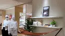 Intip Hammock karya Atelier Oï seharga Rp  675.000.000. Hammock ini terdiri dari anyaman kulit yang begitu kuat. Potongan-potongan panjang kulit Louis Vuitton yang dikembangkan secara khusus dijalin dalam pola yang spektakuler dan diperkuat dengan 786 paku keling berukir berlapis emas. Elegan dan nyaman, ini adalah tempat yang paling menarik untuk bersantai, di taman, di tepi kolam renang, atau bahkan di pantai.  / Foto dok: Louis Vuitton.