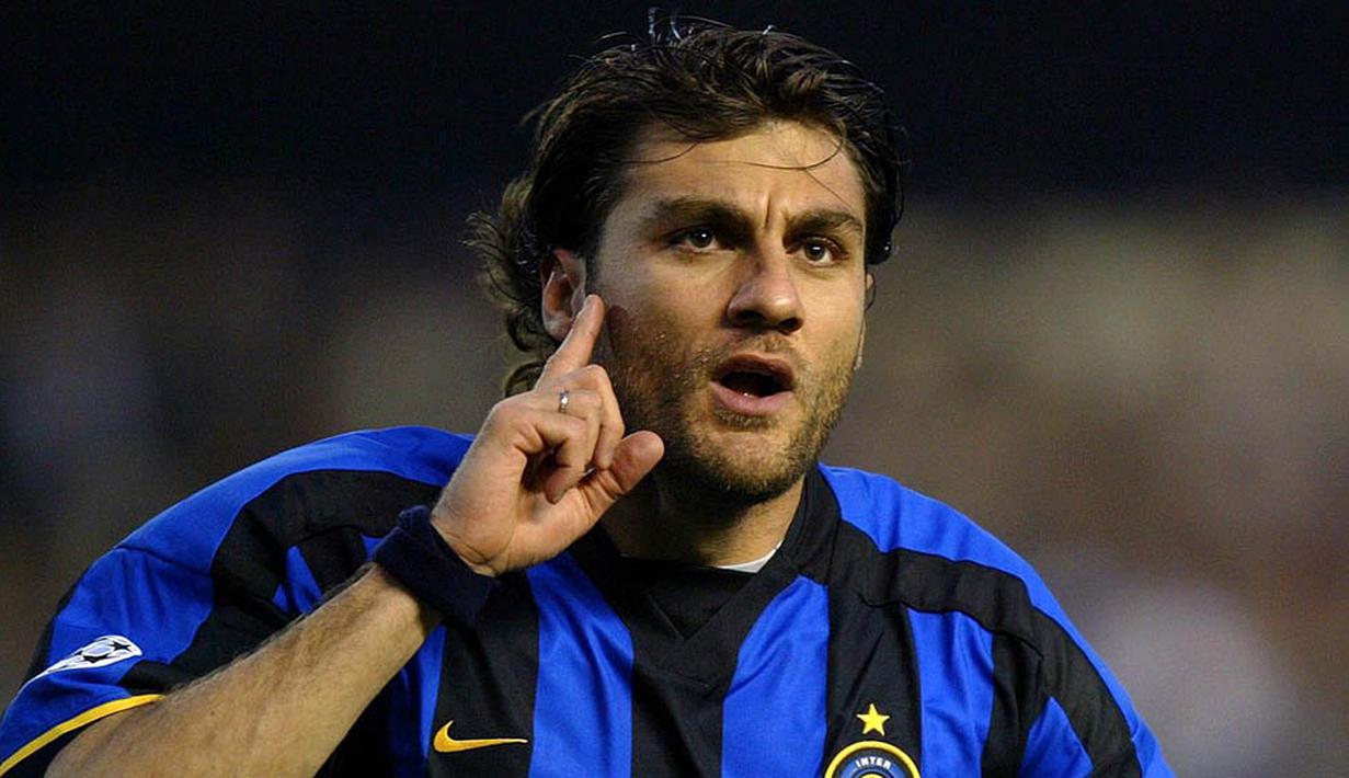 9. Christian Vieri (Inter Milan), striker bertubuh gempal ini memiliki insting mencetak gol yang tinggi. Sepanjang kariernya di Serie A, Bobo sudah berhasil mencetak 149 gol. (AFP/Pierre-Philippe Marcou)