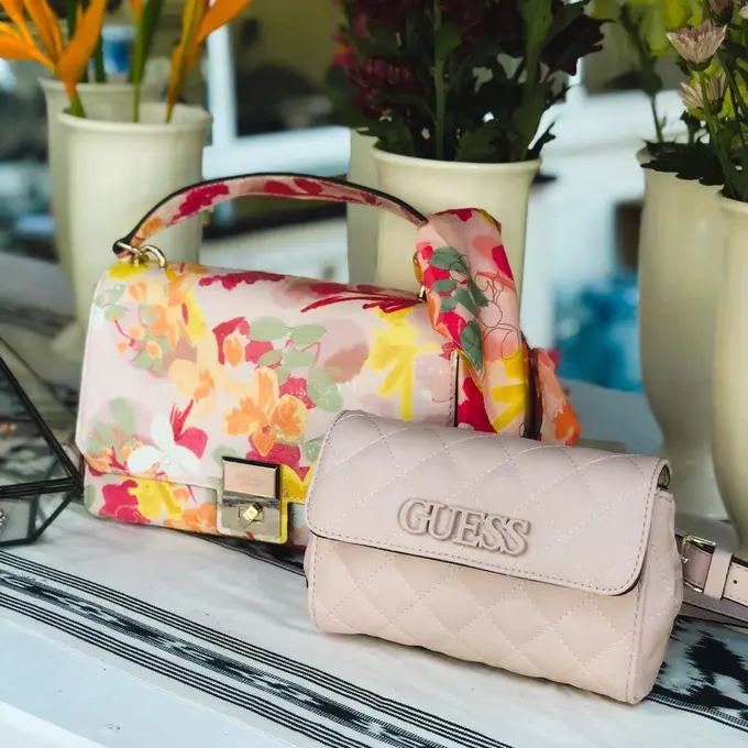 GUESS Spring/Summer 2019 handbag and jewelry collection