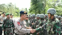 Kapolda Papua, Irjen Pol Boy Rafli Amar dengan pasukan TNI di Tembagapura