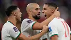 Pemain Maroko Abdelhamid Sabiri (kanan) melakukan selebrasi dengan rekan setimnya Achraf Hakimi (kiri) dan Sofyan Amrabat usai mencetak gol ke gawang Belgia pada pertandingan sepak bola Grup F Piala Dunia 2022 di Stadion Al Thumama, Doha, Qatar, 27 November 2022. Maroko mengalahkan Belgia dengan skor 2-0. (AP Photo/Christophe Ena)