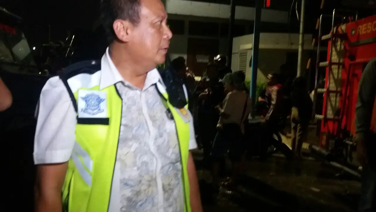 Wakapolda Metro Jaya Brigjen Suntana meninjau lokasi banjir di kawasan Kemang, Jakarta Selatan