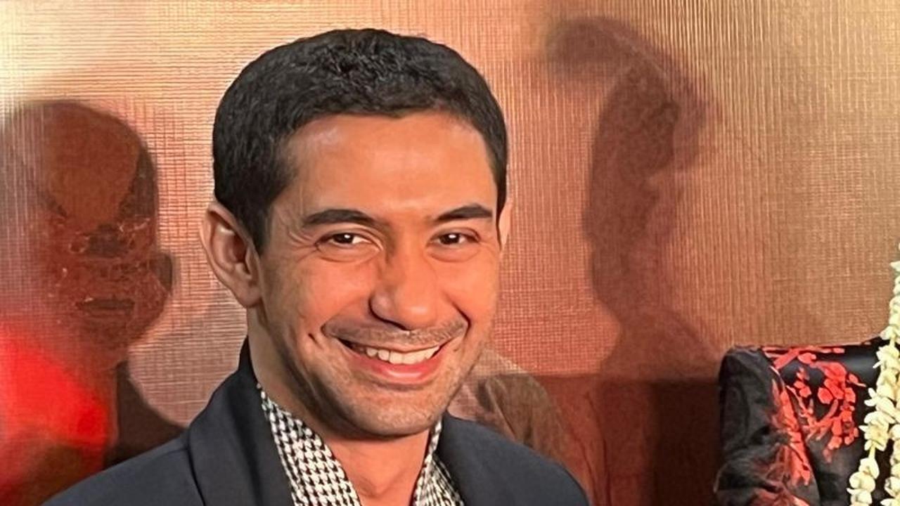 Reza Rahadian Ungkap Daya Tarik Film Horor "Suzzanna: Santet Dosa di Atas Dosa"