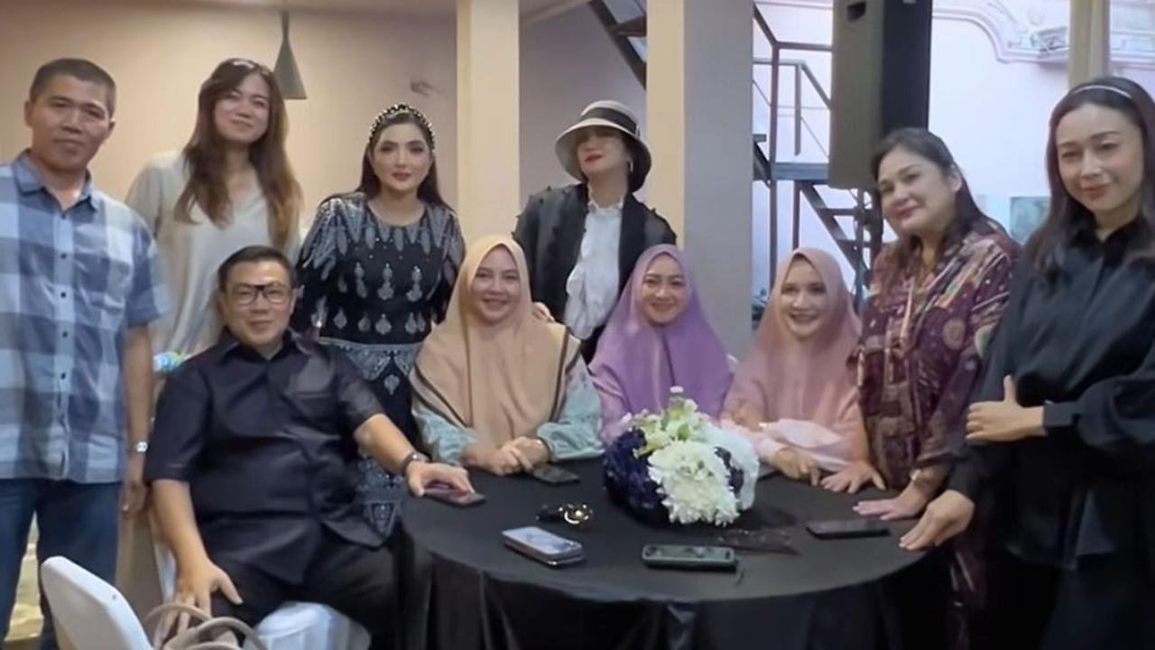 7 Potret Ulang Tahun Anang Hermansyah ke-56, Bukber dengan Keluarga dan Sahabat Artis