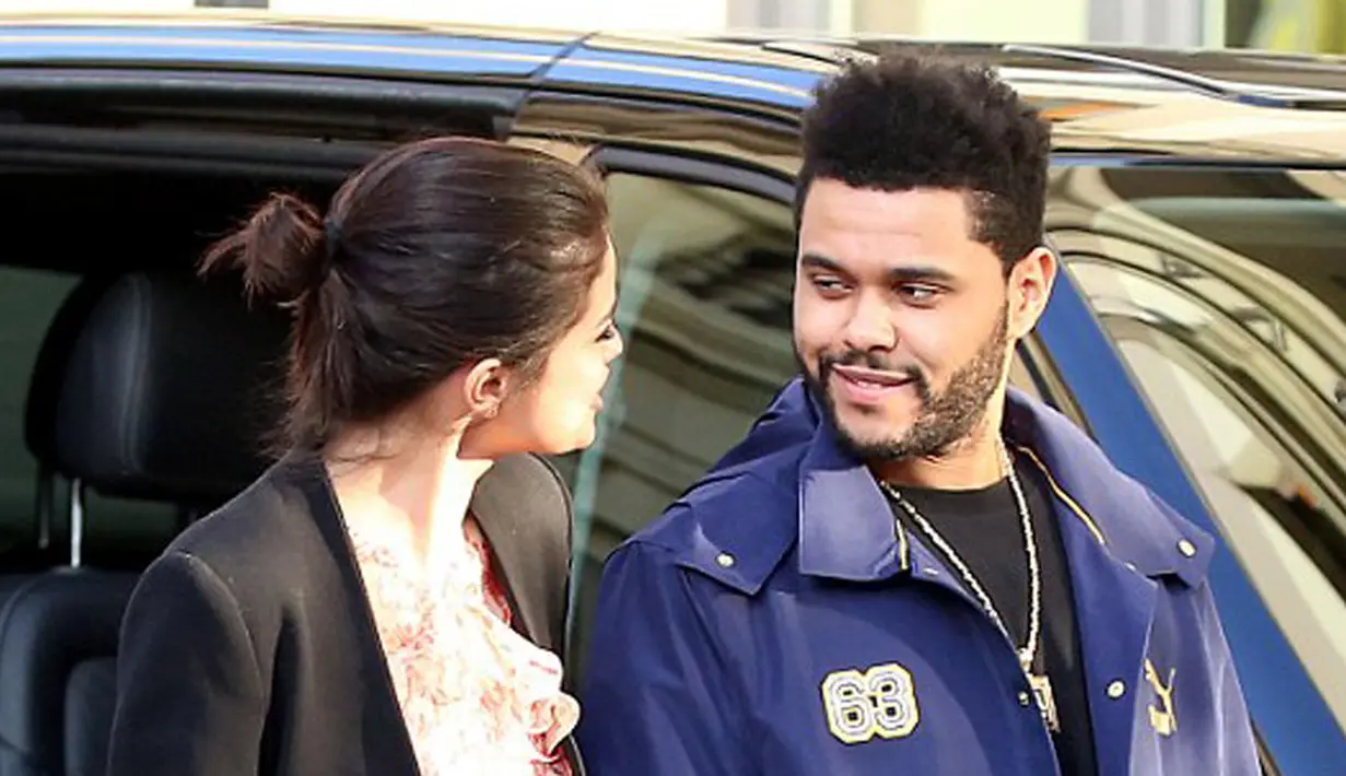 Sumber pun mengatakan Selena sempat tinggal dengan teman-teman  wanitanya sebelum menghabiskan waktu untuk liburan bareng The Weeknd. Punya keinginan untuk berkeluarga, namun tidak untuk sekarang ini. (doc.dailymail.com)