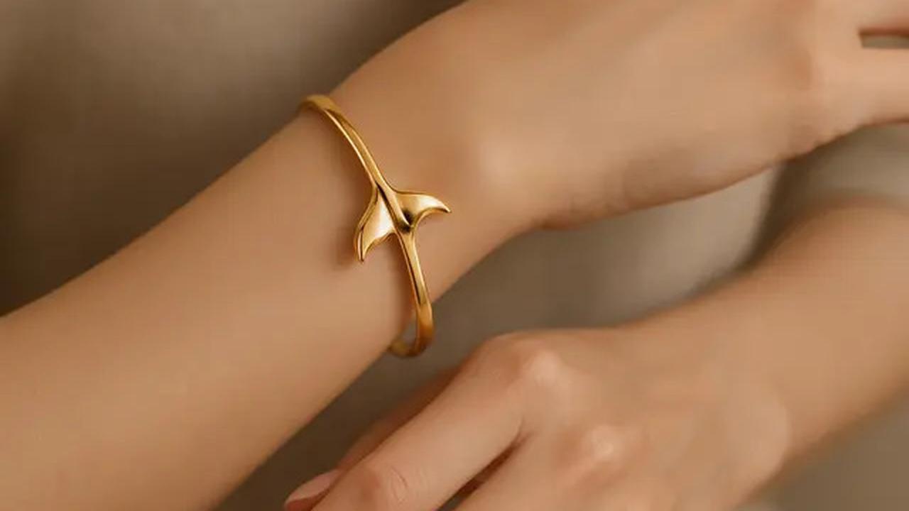 7 Model Gelang Emas Ekor Duyung untuk Ibu Muda, Tampil Elegan dan Stylish