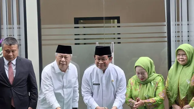 Pramono resmikan kantor sekretariat PW Muslimat NU DKI di Jakarta Timur, Selasa (7/7/2026).