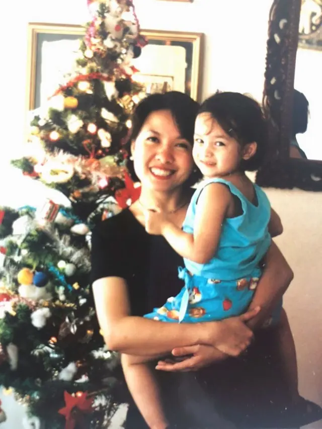 Ucapkan Selamat Hari Ibu, Ini 6 Potret Kebersamaan Chelsea Islan dan Ibunda