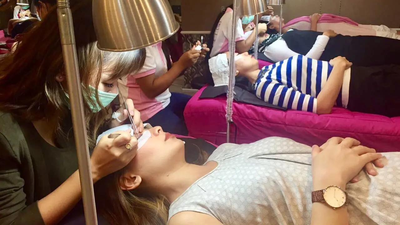 [Bintang] Tampil cantik dengan Korean eyelashes extensions