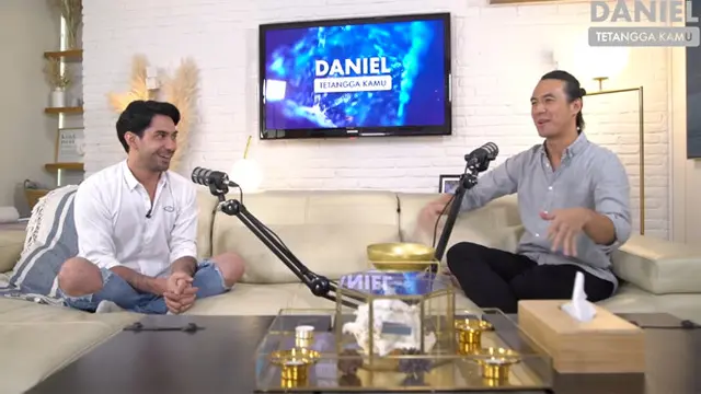 [Fimela] Reza Rahadian