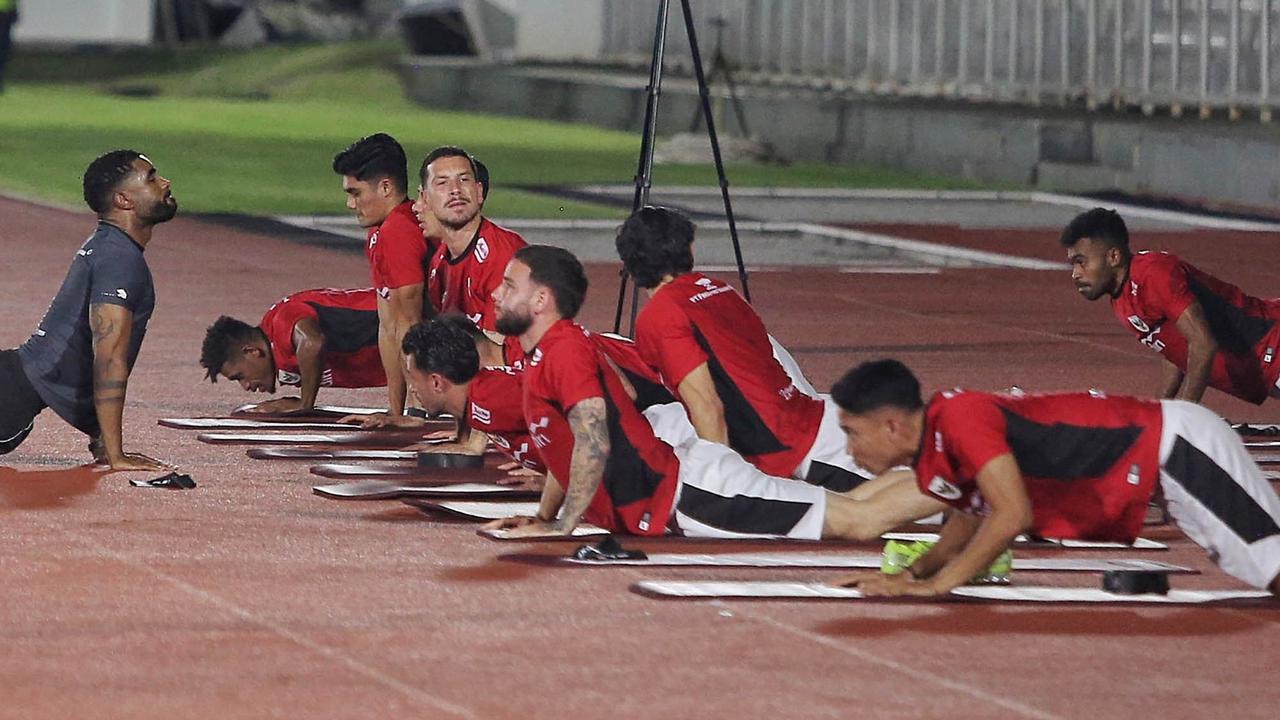 FOTO: Erick Thohir Pantau Langsung Latihan Timnas di Senayan