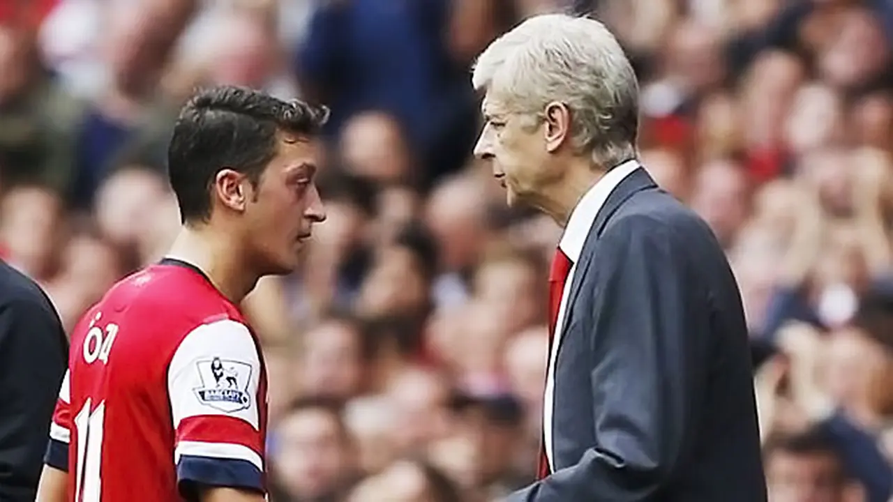 ozil-wenger-130923a.jpg
