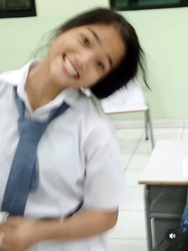 6 Potret Fuji Adik Bibi Ardiansyah saat Masa Sekolah, Bikin Pangling