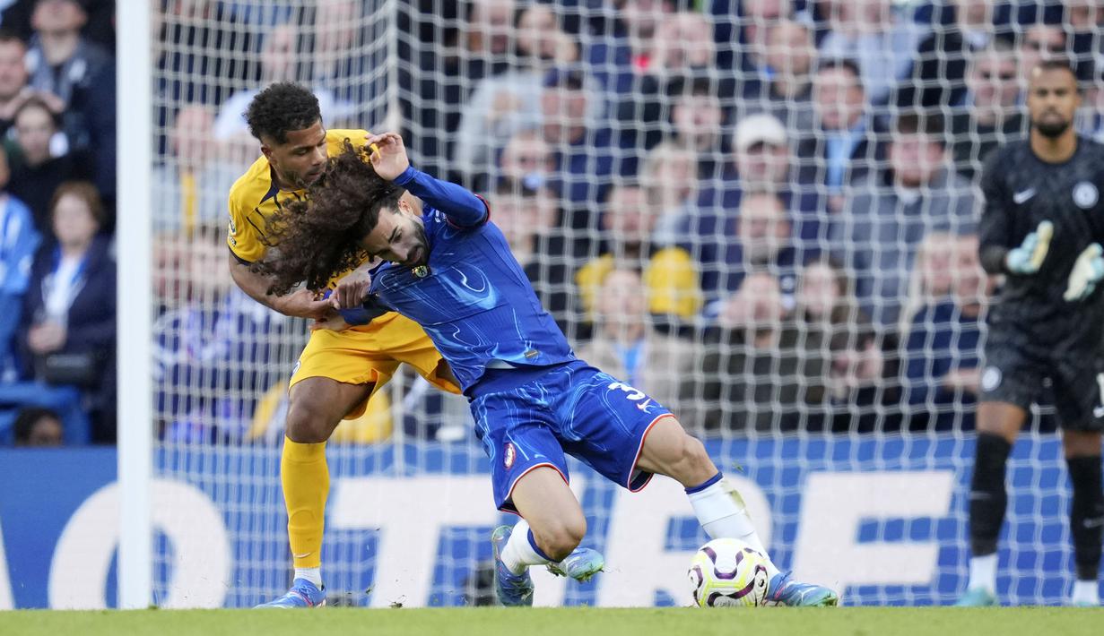 Chelsea memetik kemenangan sensasional di pekan keenam Liga Inggris 2024/2025. Berhadapan dengan Brighton di Stamford Bridge, Chelsea menang dengan skor telak 4-2. (AP Photo/Kin Cheung)