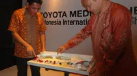 Marketing Director PT TAM Rahmat Samulo (kiri) dan Wakil Presiden Direktur PT TAM Suparno Djasmin (kanan)