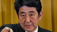 PM Abe berjanji memberi bantuan senilai sekitar US$200 juta dalam bentuk bantuan non-militer bagi negara-negara yang memerangi ISIS.
