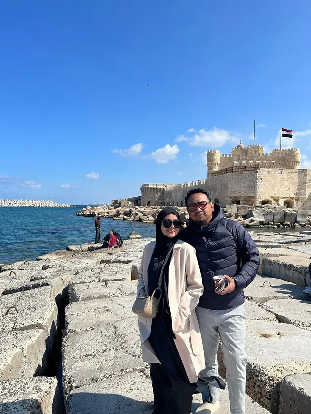 Bebi Romeo dan Meisya Siregar