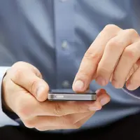 Ada angin apa nih mantan masih jadi likers sejati di sosmed kita? (via: sltoastral.com)