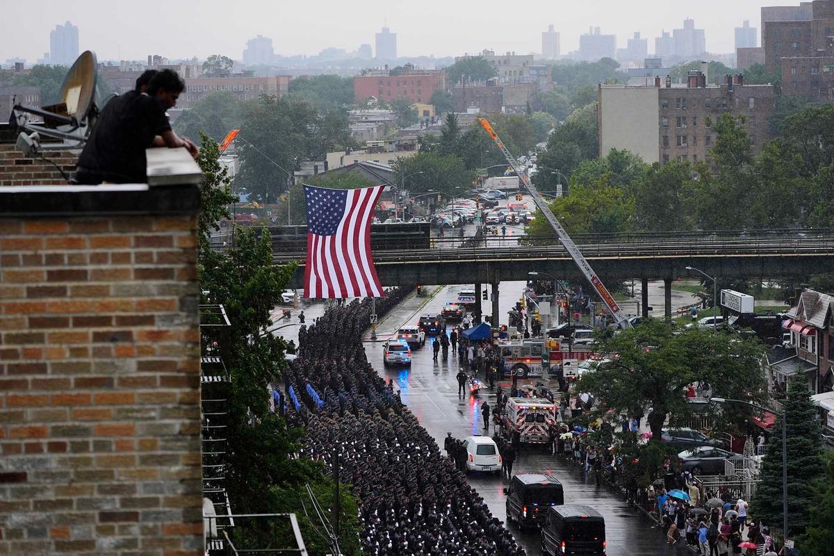 FOTO: Penghormatan Terakhir untuk Didarul Islam, Polisi Muslim New York yang Gugur Saat Penembakan Massal