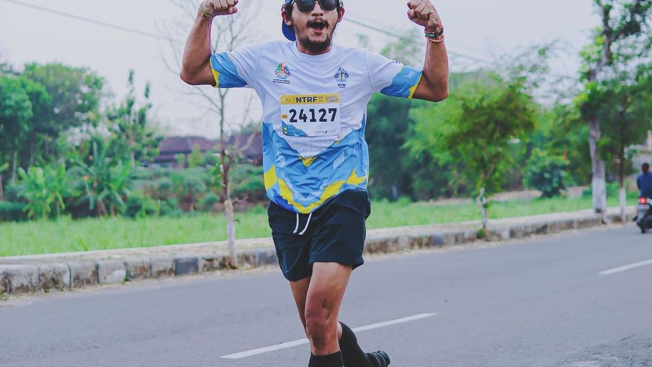 Potret Terbaru Komedian Isa Bajaj, Lebih Kurus dan Tak Lagi Gondrong