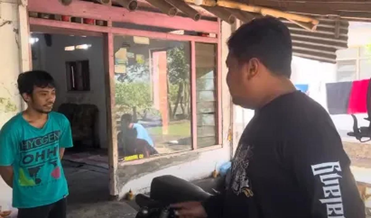 "Rp50 juta masuk?" tanyanya.