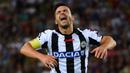 Antonio Di Natale. Striker Italia yang total 12 musim memperkuat Udinese hingga pensiun pada akhir musim 2015/2016 ini pernah dua kali menjadi top skor Liga Italia dua musim berurutan pada 2009/2010 dan 2010/2011. Pada 2009/2010 ia mencetak 29 gol saat usianya 33 tahun. (AFP/Olivier Morin)