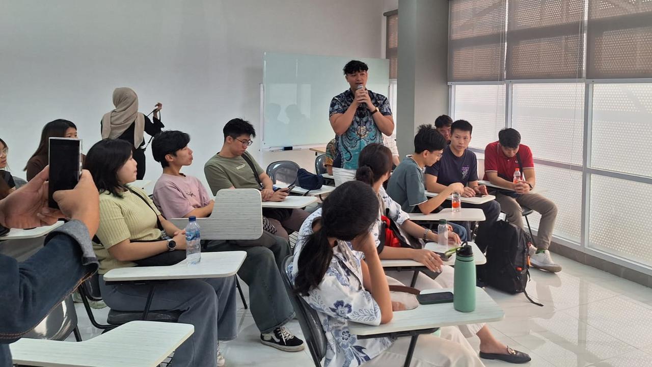 35 Mahasiswa dari 6 Perguruan Tinggi Top Singapura Kunjungi Kampus IMDE