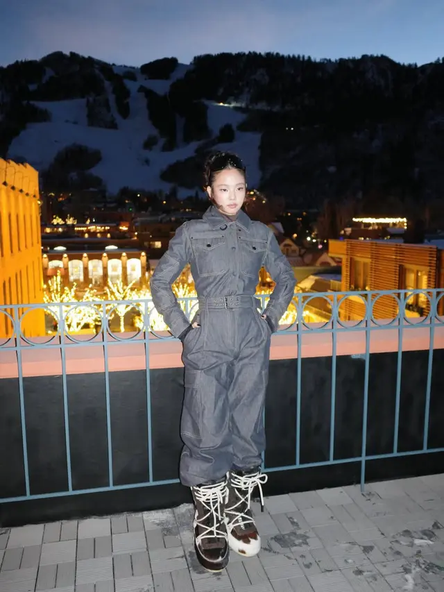 Tampilan Fresh Jennie BLACKPINK dengan Rambut Keriting, Malah Dipanggil Ahjumma