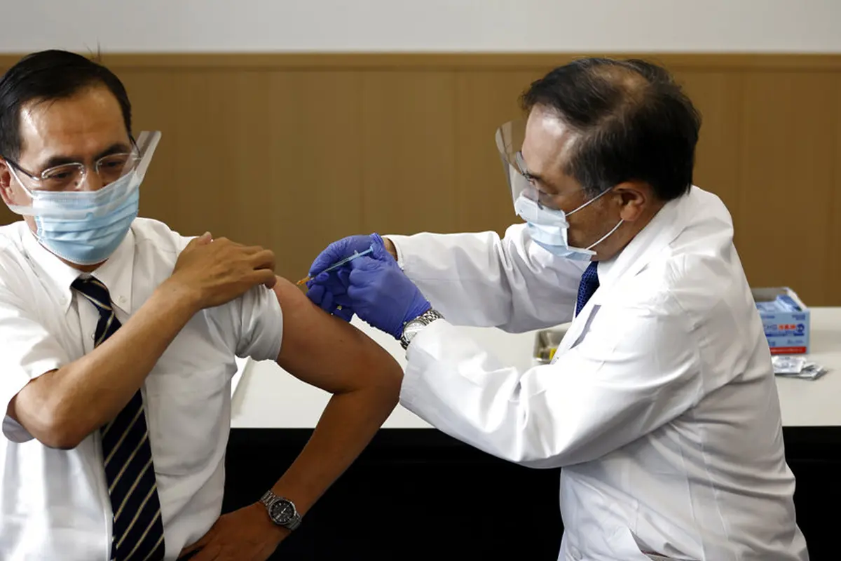 FOTO: Jepang Mulai Vaksinasi Virus Corona COVID-19