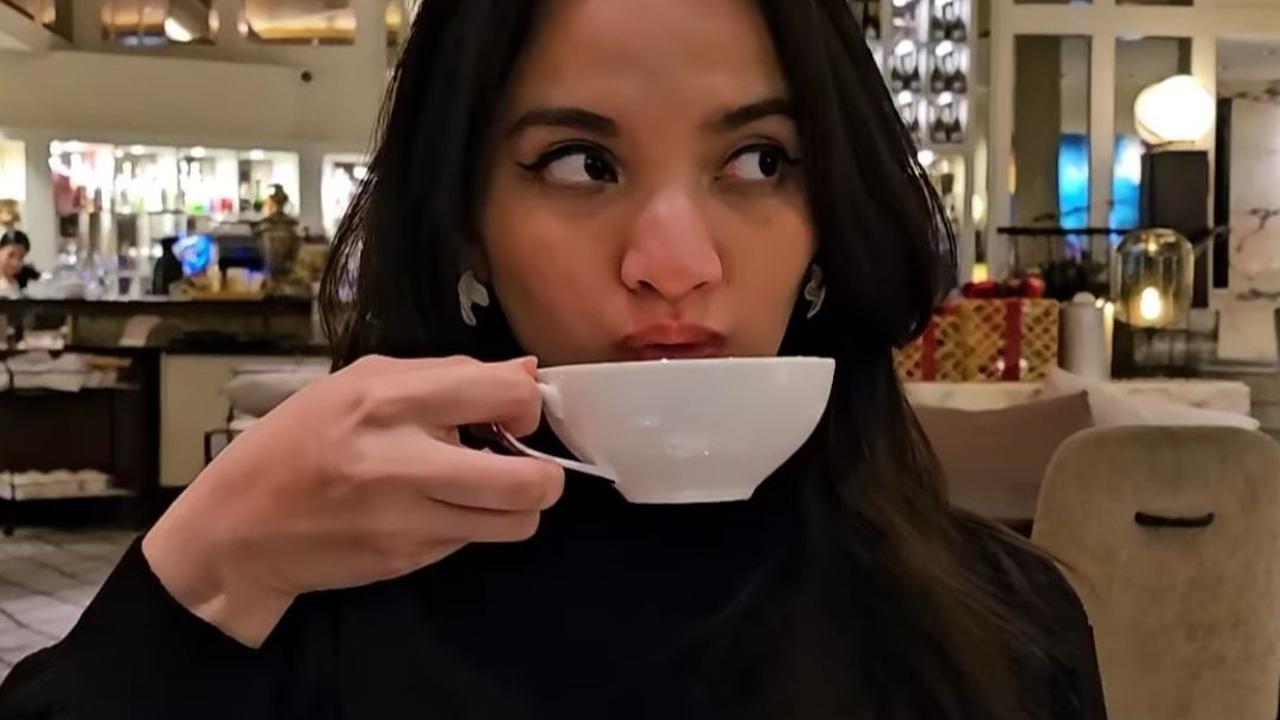 Penampilan Sabrina Anggraini di New Zealand langsung mencuri perhatian. Potretnya dipuji makin cantik.<br>