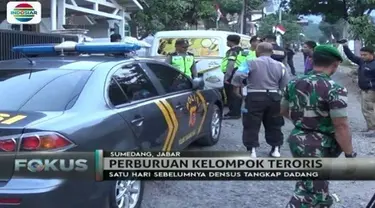 Pascapenangkapan Ahmad Goni dan Gilang, sejumlah polisi masih berjaga-jaga di rumah terduga teroris di Tegal, Jawa Tengah.