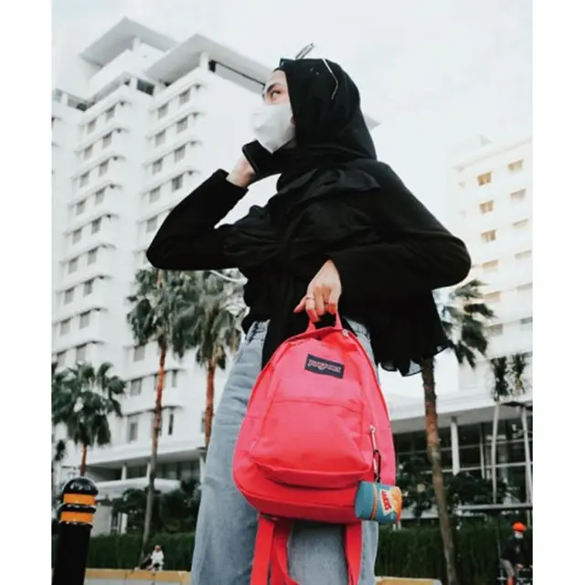 (JanSport Backpack/Instagram @JanSport_id)