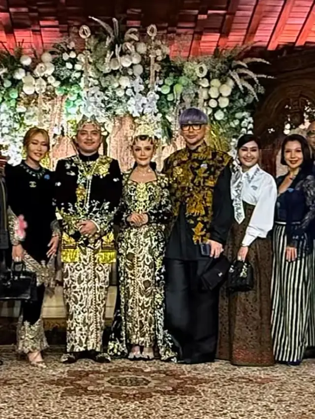 Iis Dahlia Hadir di Pernikahan Anak Soimah. [@isdadahlia]