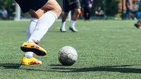 Bukan Hanya Sepatu, Ini 4 Aksesori Pelengkap untuk Pehobi Sepak Bola dan Futsal