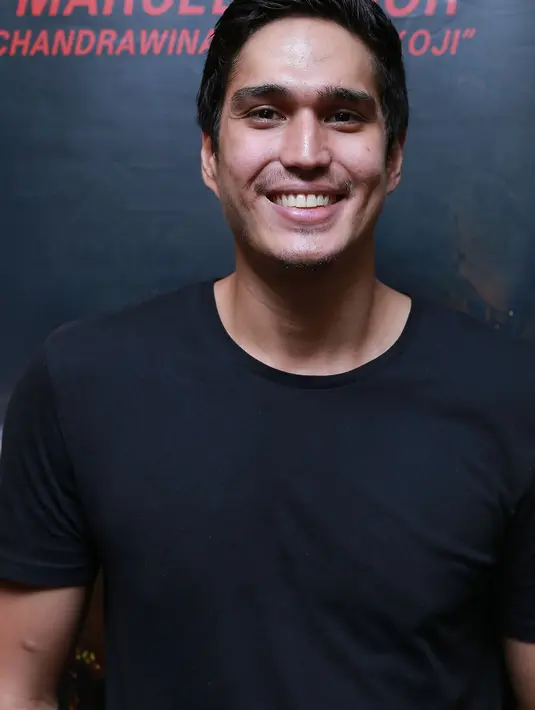 Memerankan seorang bapak satu anak bukan hal yang mudah bagi lelaki kelahiran Hannover, Jerman ini. Pasalnya, ia belum pernah merasakan menjadi suami, apalagi punya anak. (Galih W Satria/Bintang.com)