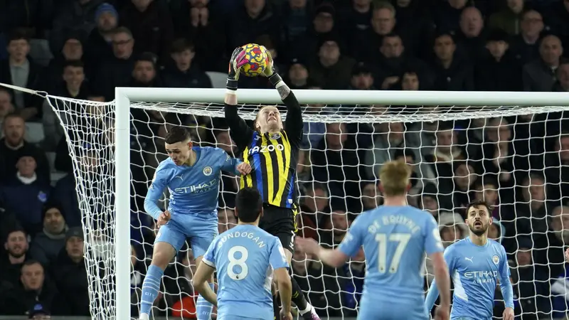 Gol Phil Foden Antar Manchester City Taklukkan Everton