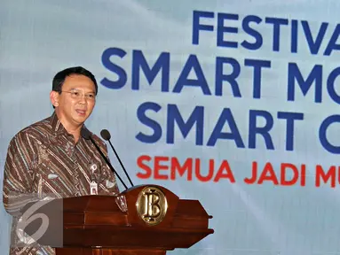 Gubernur DKI Jakarta Basuki Tjahaja Purnama (Ahok) memberi sambutan jelang peluncuran kartu Jakarta One di Jakarta, Kamis (2/6). Kartu Jakarta One diluncurkan Pemprov DKI Jakarta bekerjasama dengan Bank Indonesia (Liputan6.com/Immanuel Antonius)